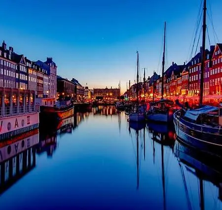 Cozy Near Tivoli & Nyhavn Daire